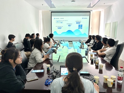 走進高新企業(yè) 創(chuàng)新引領(lǐng)未來 電信學(xué)院組織學(xué)生赴上海天馬微電子參觀學(xué)習(xí)